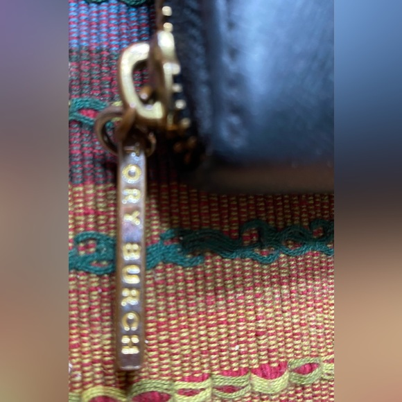 GUC Tory Burch Robinson Zip Continental
Wallet Black - Picture 4 of 14